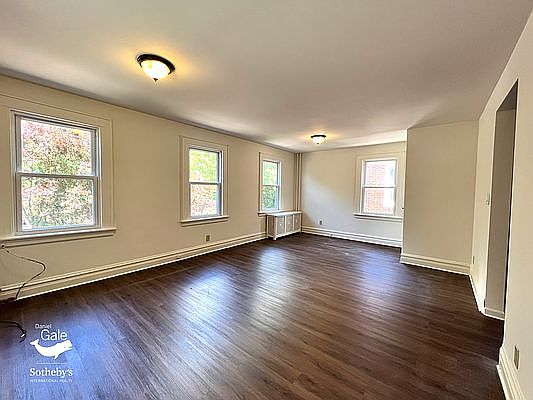 4th image of 109-24 Park Ln S #2