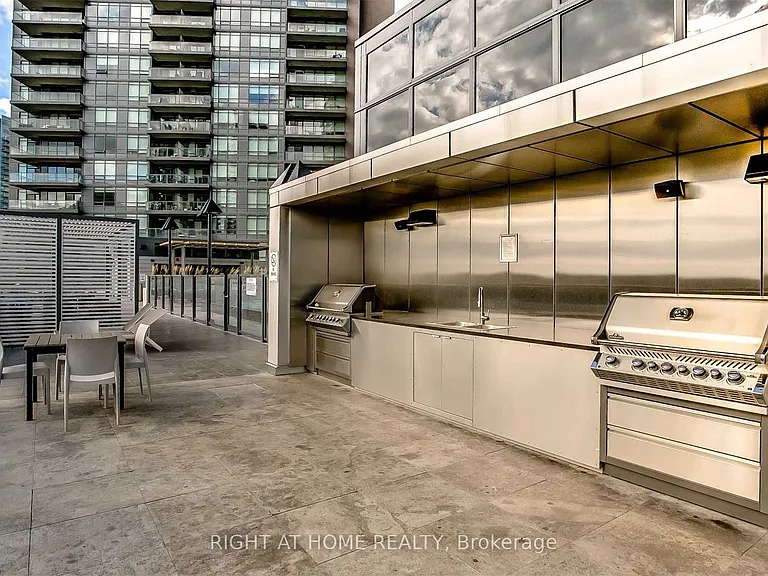 10 Park Lawn Rd #2502 — Photo 9