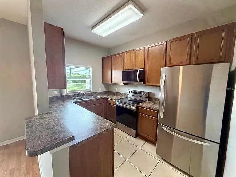 1840 Retreat View Cir — Photo 6