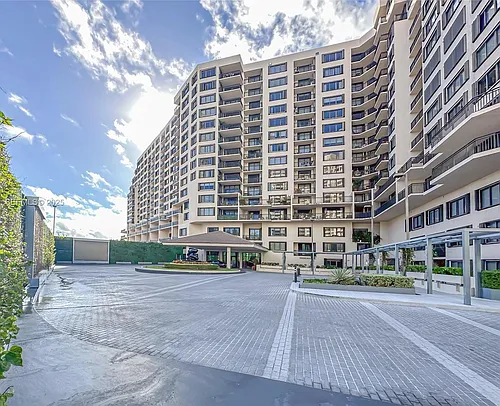 540 Brickell Key Dr Photo 1