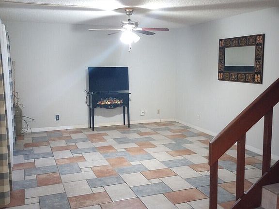 5th image of 2917 Kaileen Cir NE