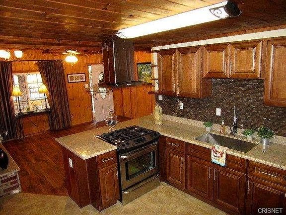 3rd image of 6936 Lakewood Dr
