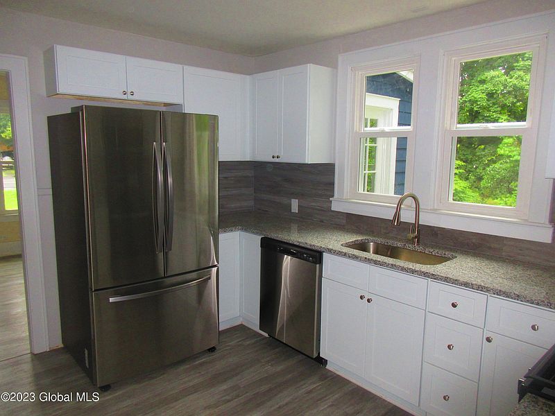 2nd image of 297 Fort Edward Road