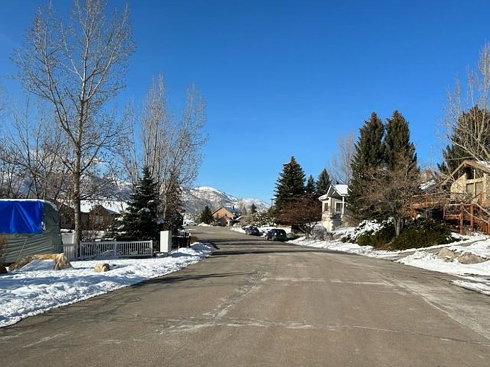 2nd image of 1160 N Cottonwood Cir