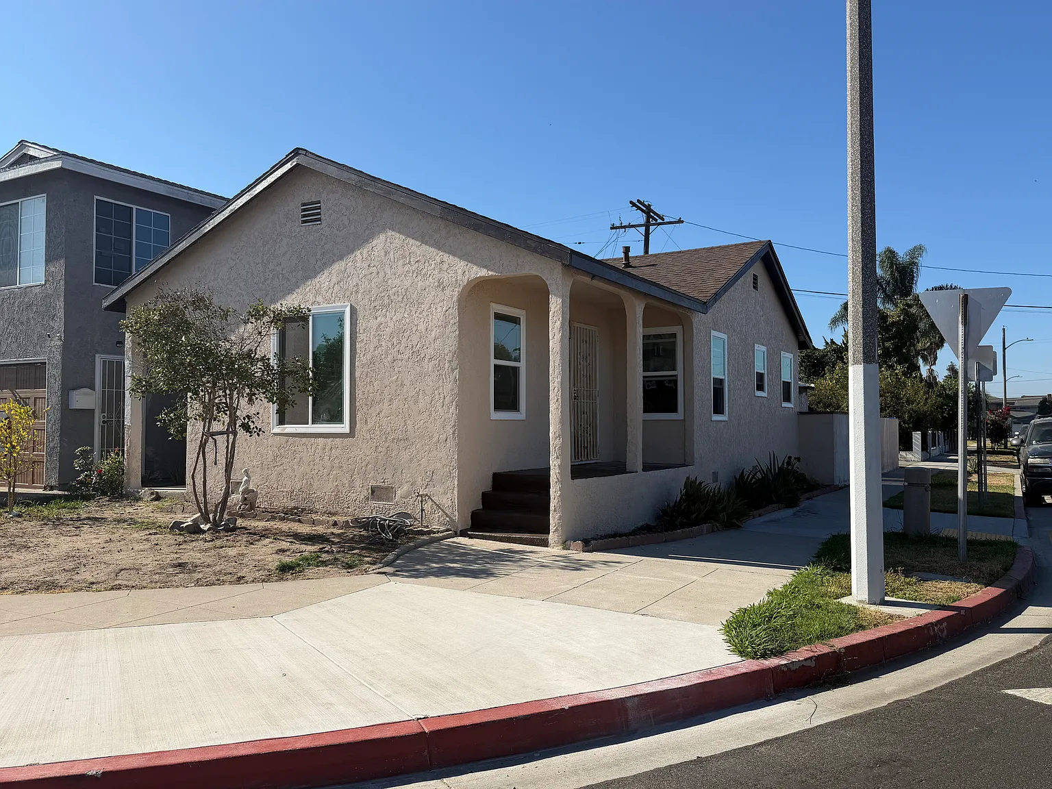 2 bed, 816 sqft, $3,000 — Photo 1