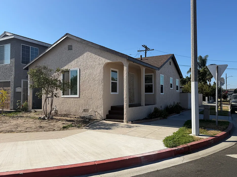 4200 Agnes Ave