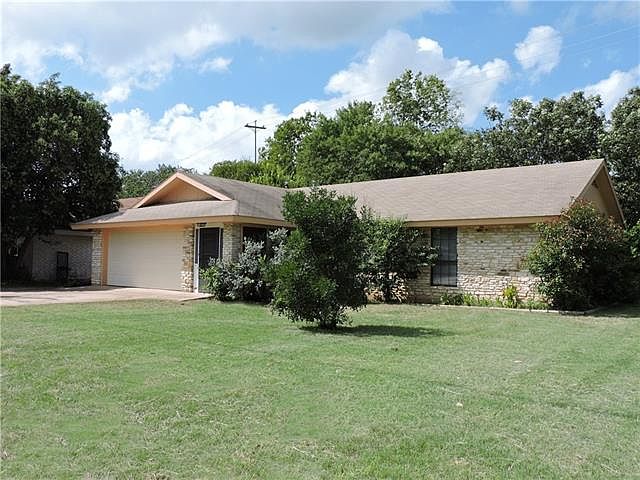 1st image of 207 Golden Oaks Dr