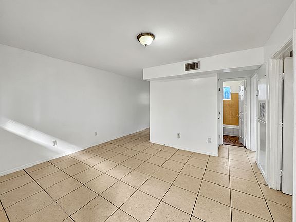 4th image of 707 N Robertson St #11511151