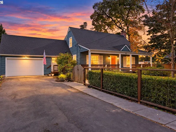 900 NE 3rd Ave, Hillsboro, OR 97124