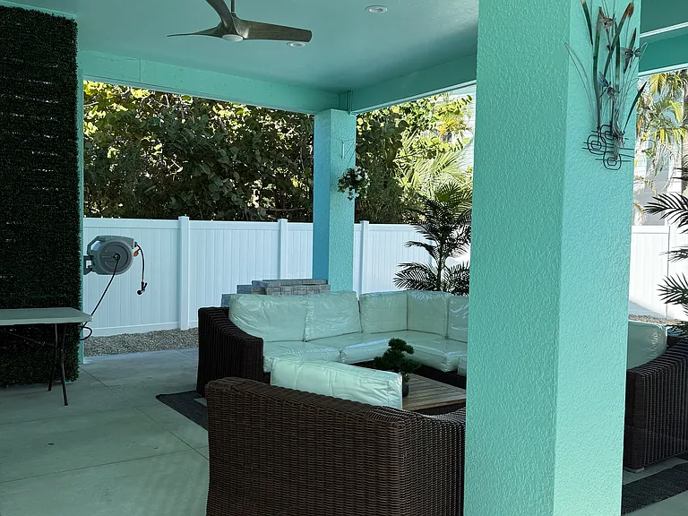 111 Madison Ct — Photo 45