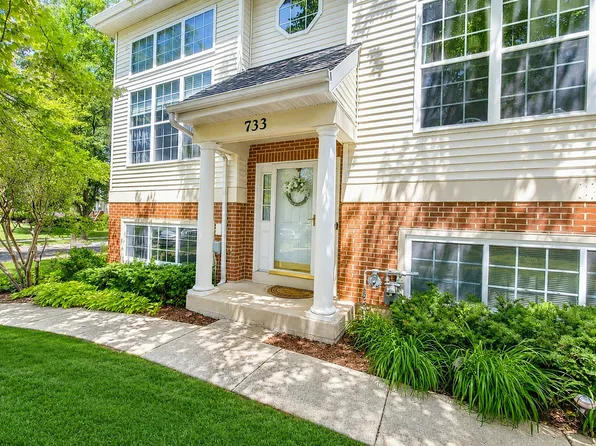 733 Pheasant Trl, Saint Charles, IL 60174