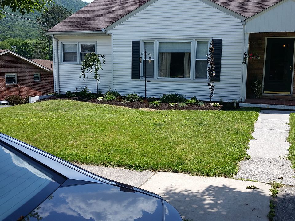1st image of 444 E John St