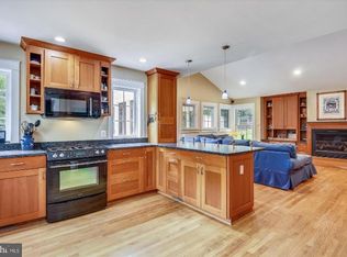 1916 Foxhall Rd, Mc Lean, VA 22101