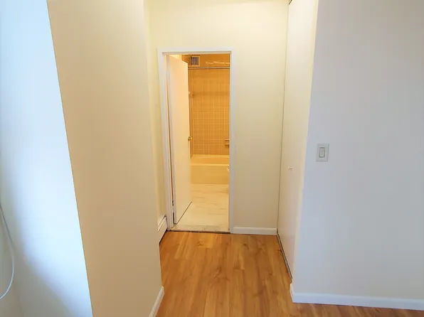 153 East 87th Street 9B image 3 of 10