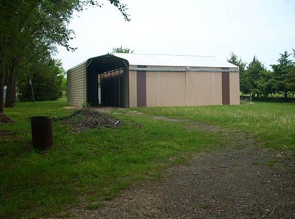 4th image of 588 NW 40th St