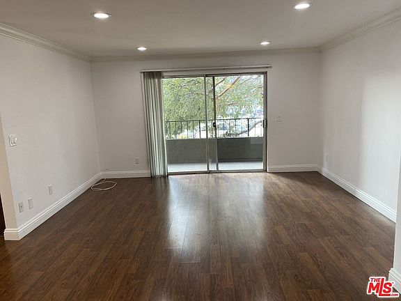 3rd image of 1224 S Barrington Ave APT 101