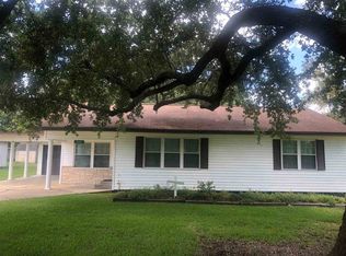 545 E Roundbunch Rd, Bridge City, TX 77611