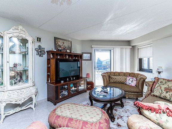 3rd image of 725 Miller Ave APT 223