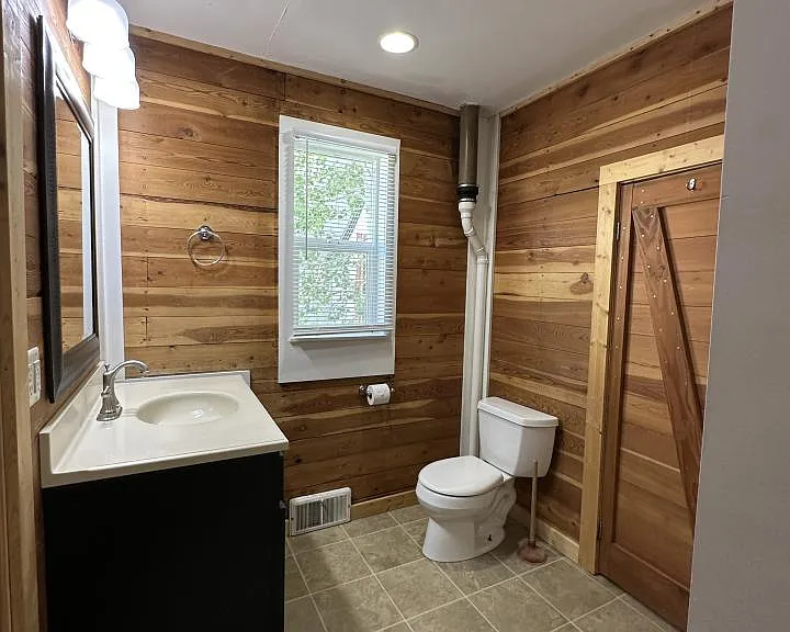 214 Broadway Ave S — Photo 8