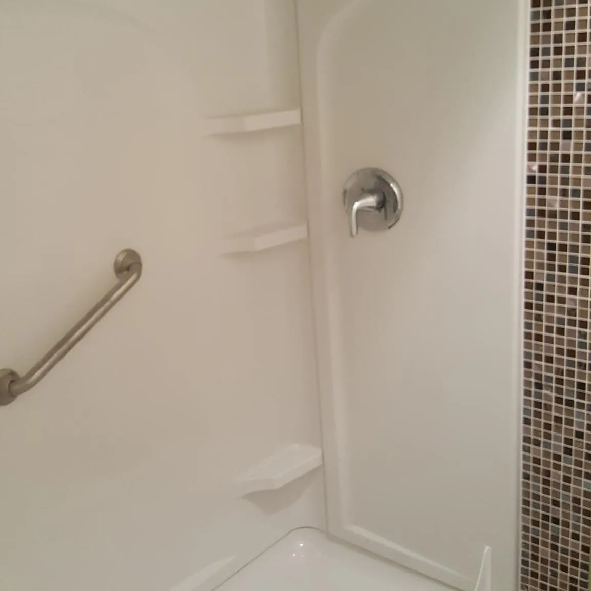 3 bed, 2.5 bath, 1250 sqft, $1,595 — Photo 3