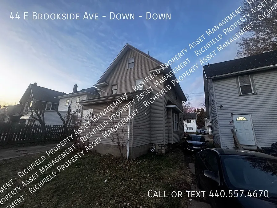 2 bed, 1.0 bath, 1762 sqft, $900 — Photo 2