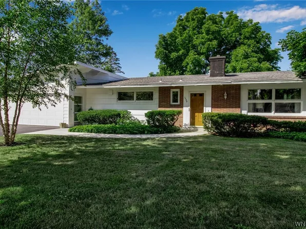 1579 Lakeview Rd, Lake View, NY 14085