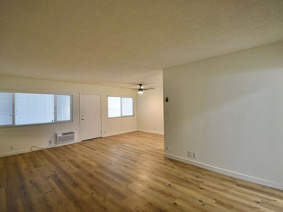 3rd image of 10855 Morrison St #3