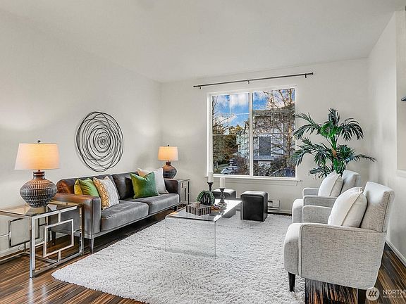 2nd image of 7004 Holly Park Drive S