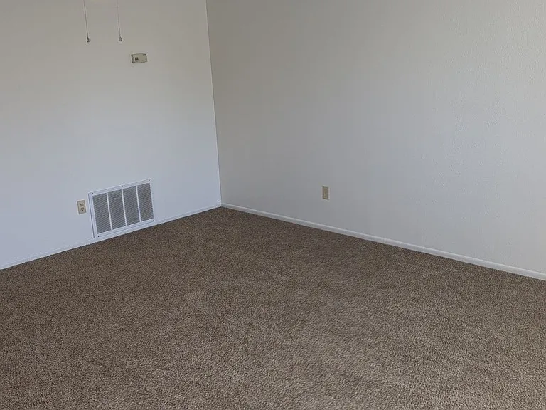 Desert Sun Apartments — Photo 19