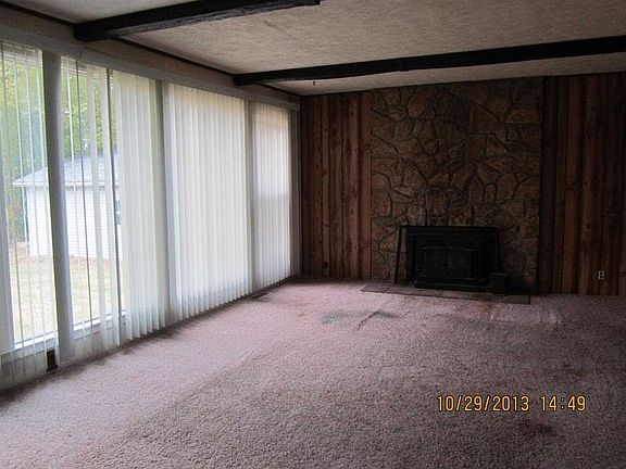 4th image of 106 Avenue Six St