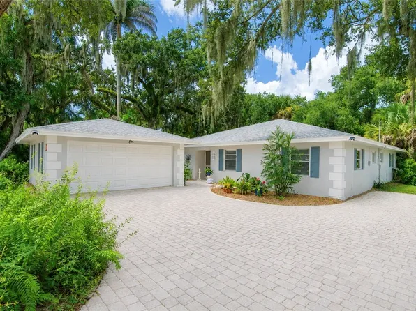726 Royal Palm Pl, Vero Beach, FL 32960