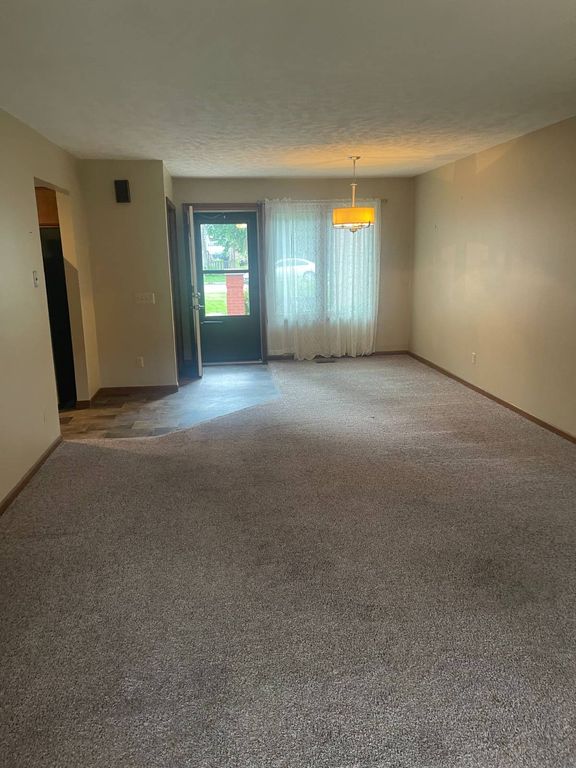 521 Tilden St, Holdrege, NE - View 4