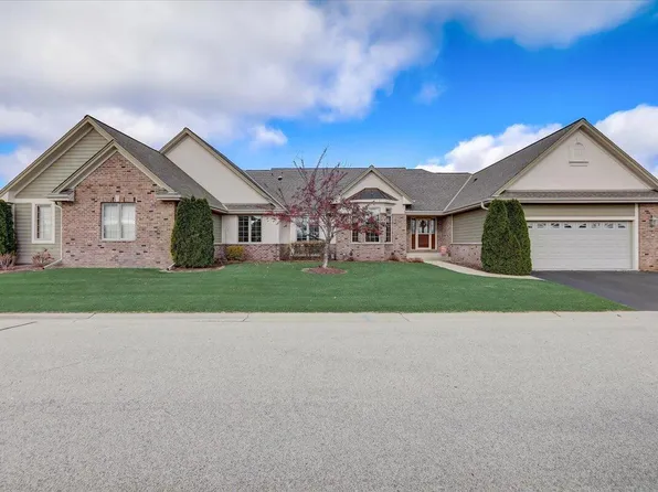 107 Eagles Cove CIR, North Prairie, WI 53153
