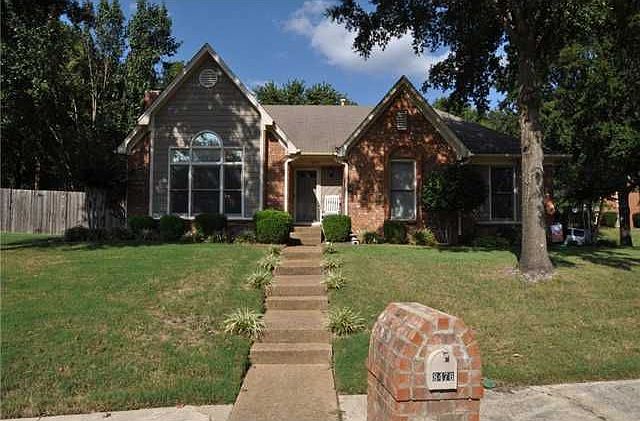1st image of 8476 Kings Trail Dr