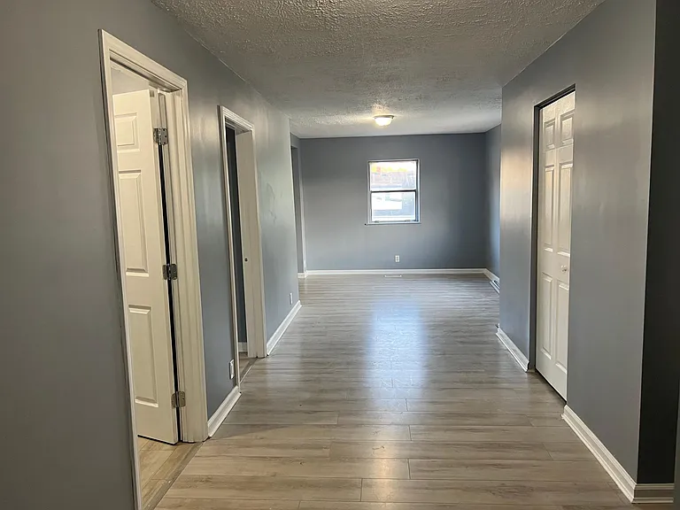 500 Beecher St #1 — Photo 4