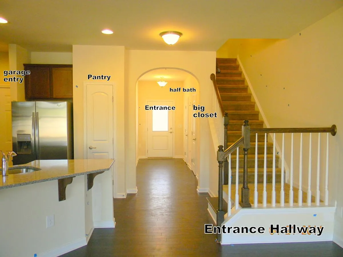 Entrance Hallway - 756 Davenbury Way