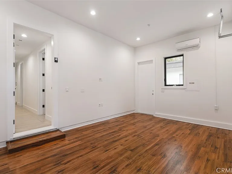 5017 Hesperia Ave — Photo 26