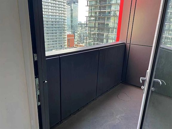 2nd image of 318 Richmond St W #2107