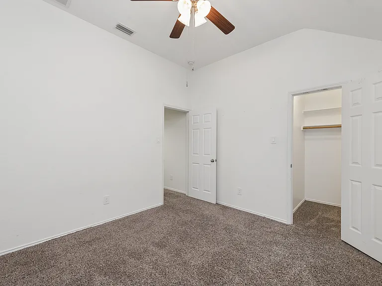 12763 Cardinal Creek Dr — Photo 32