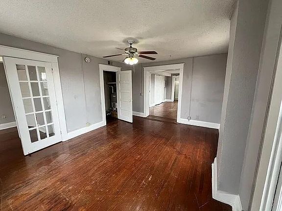 2nd image of 448 Seldon Ave #33C