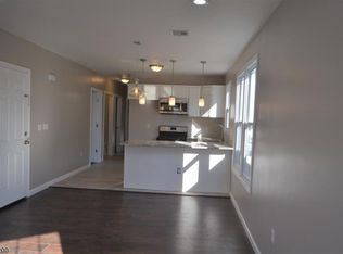 16 Fabyan Pl, Newark, NJ 07108