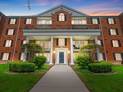 326 Park Ave APT 38, Clarendon Hills, IL, 60514
