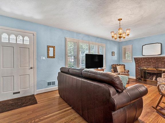 5th image of 5221 Woodbury St NW