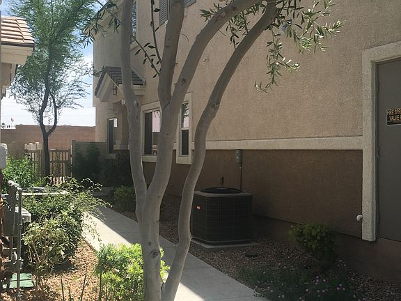 3rd image of 2295 Koho Dr Unit 103