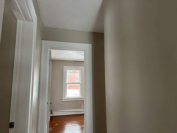5th image of 214 Scoville Ave
