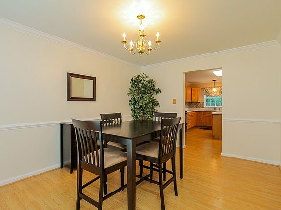2nd image of 3 Emerald Court
