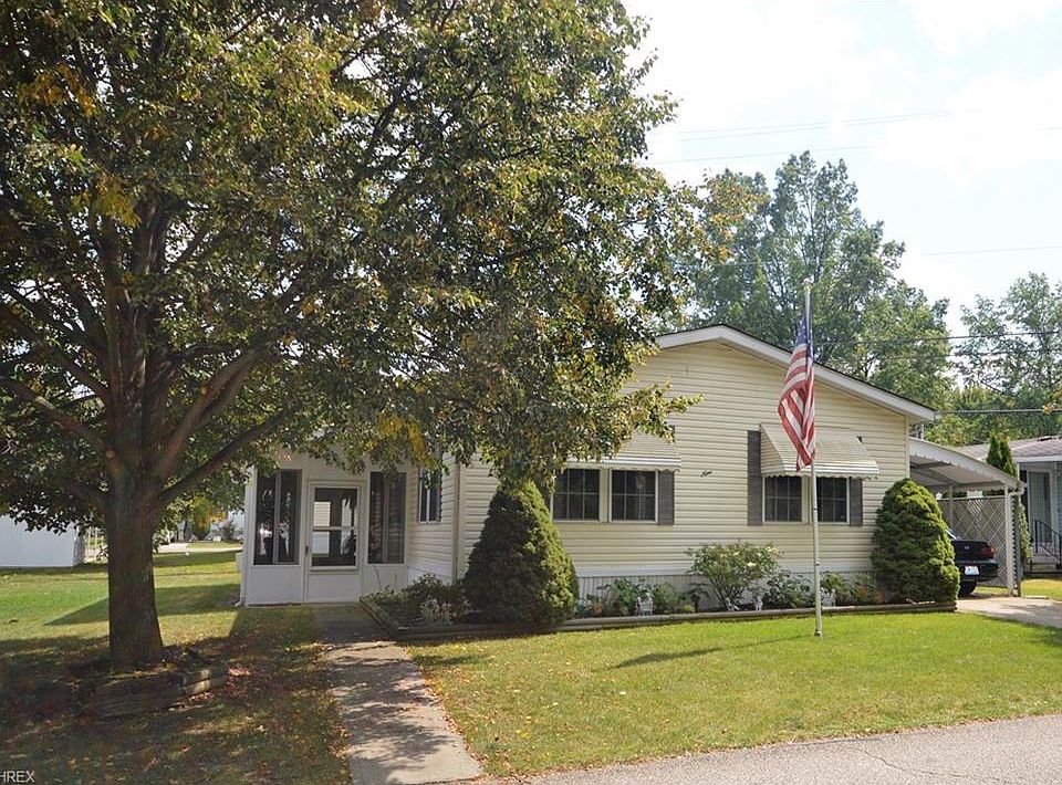1st image of 9 Oak Dr #9