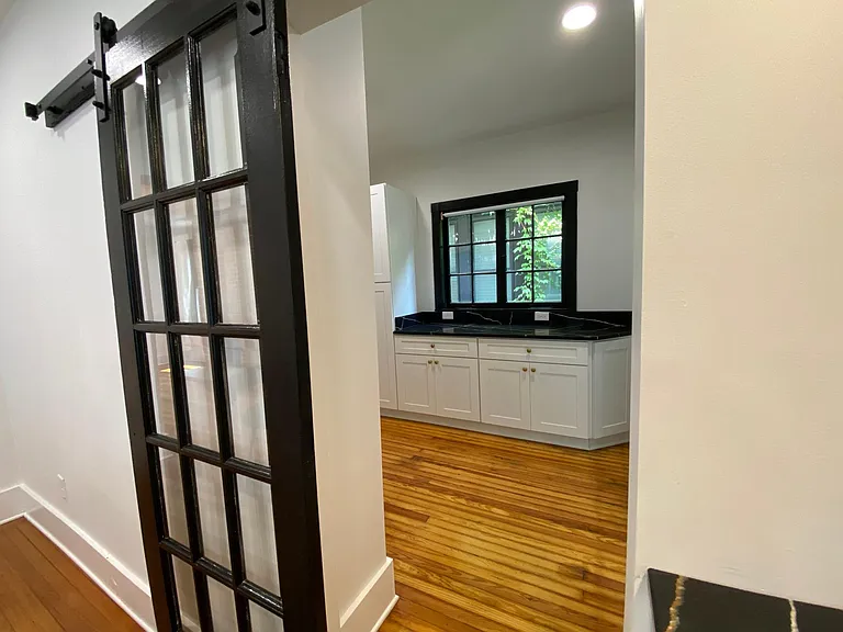 pass through to laundry/butler pantry