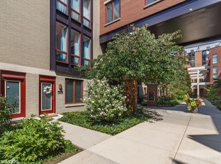 1232 W Cottage Pl, Chicago, IL 60607
