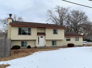 2002 Mills Ave, Muskegon, MI 49445